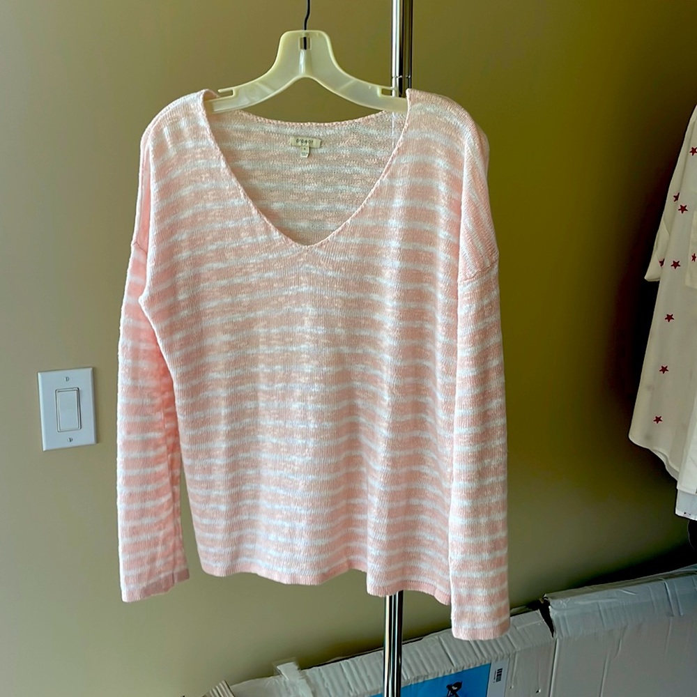 Project Pink and white Linen and cotton v-neck sweater
